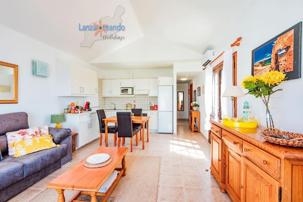Casita El Faro En Playa Bastian Aircon In The Bedrooms Vv Costa Teguise Luaran gambar