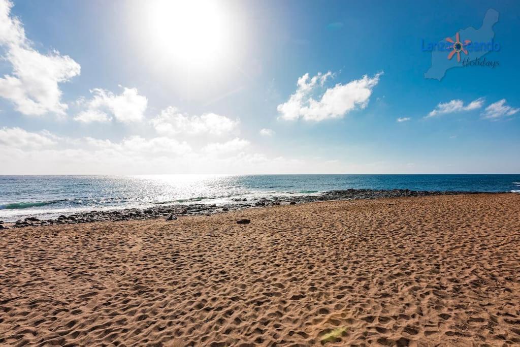 Casita El Faro En Playa Bastian Aircon In The Bedrooms Vv Costa Teguise Luaran gambar